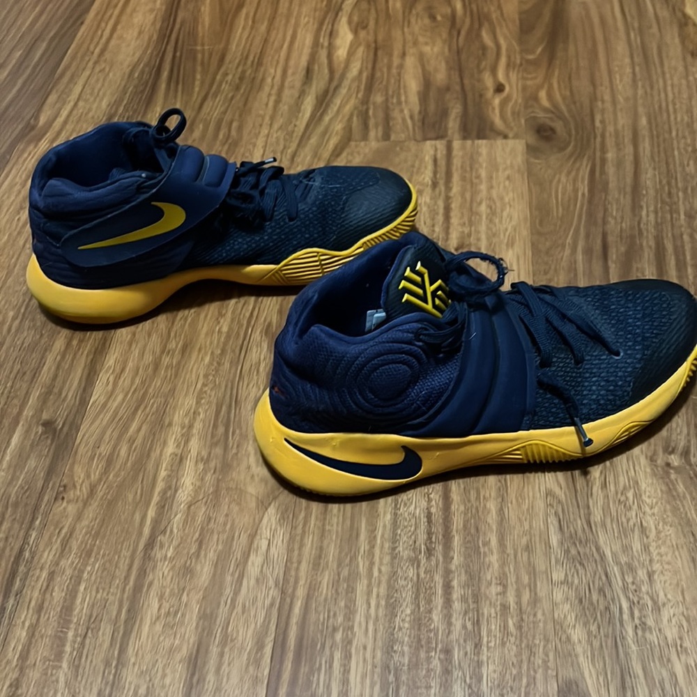 Kyrie 2 Cavs Colorway 🔥